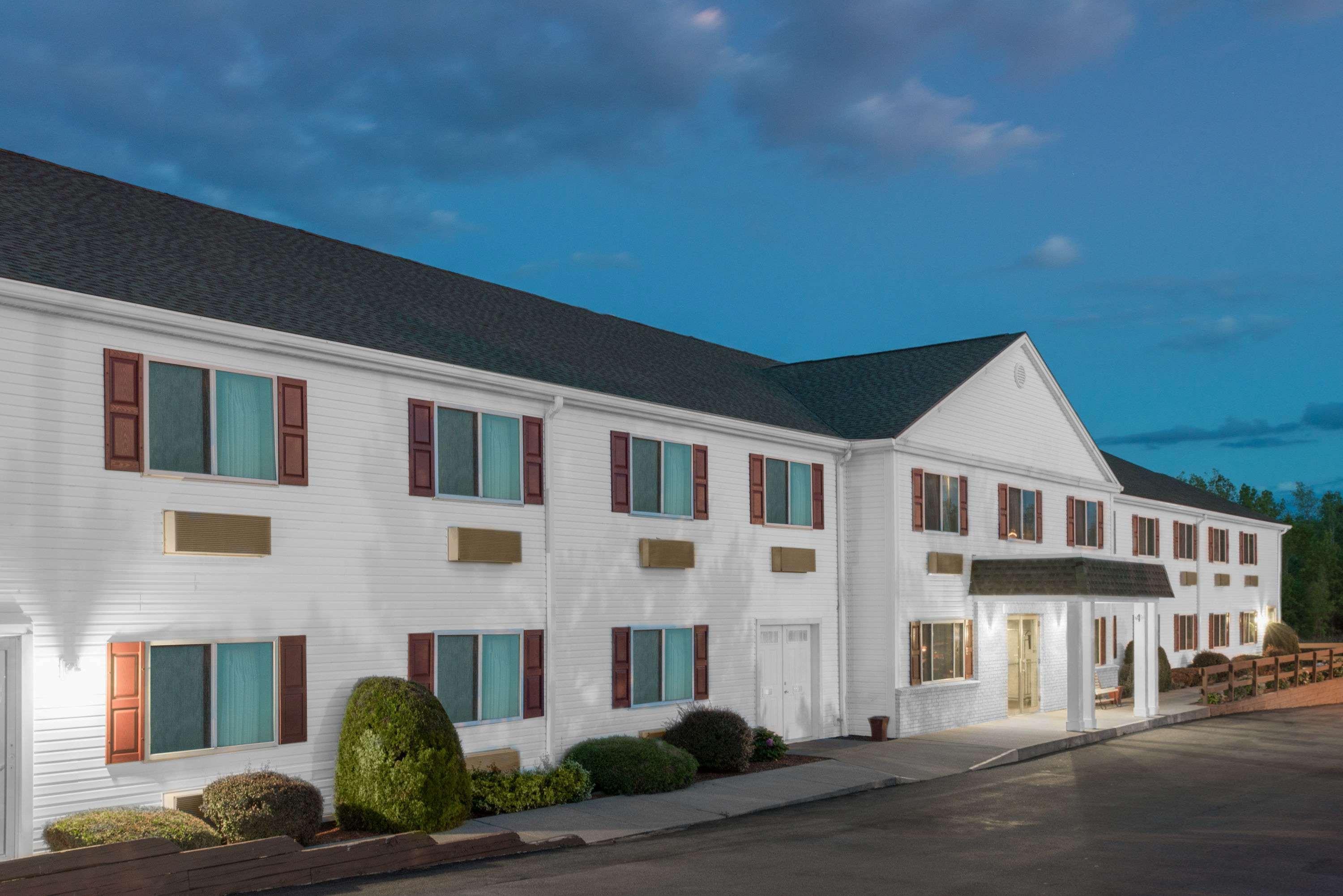 Super 8 By Wyndham Webster/Rochester Extérieur photo
