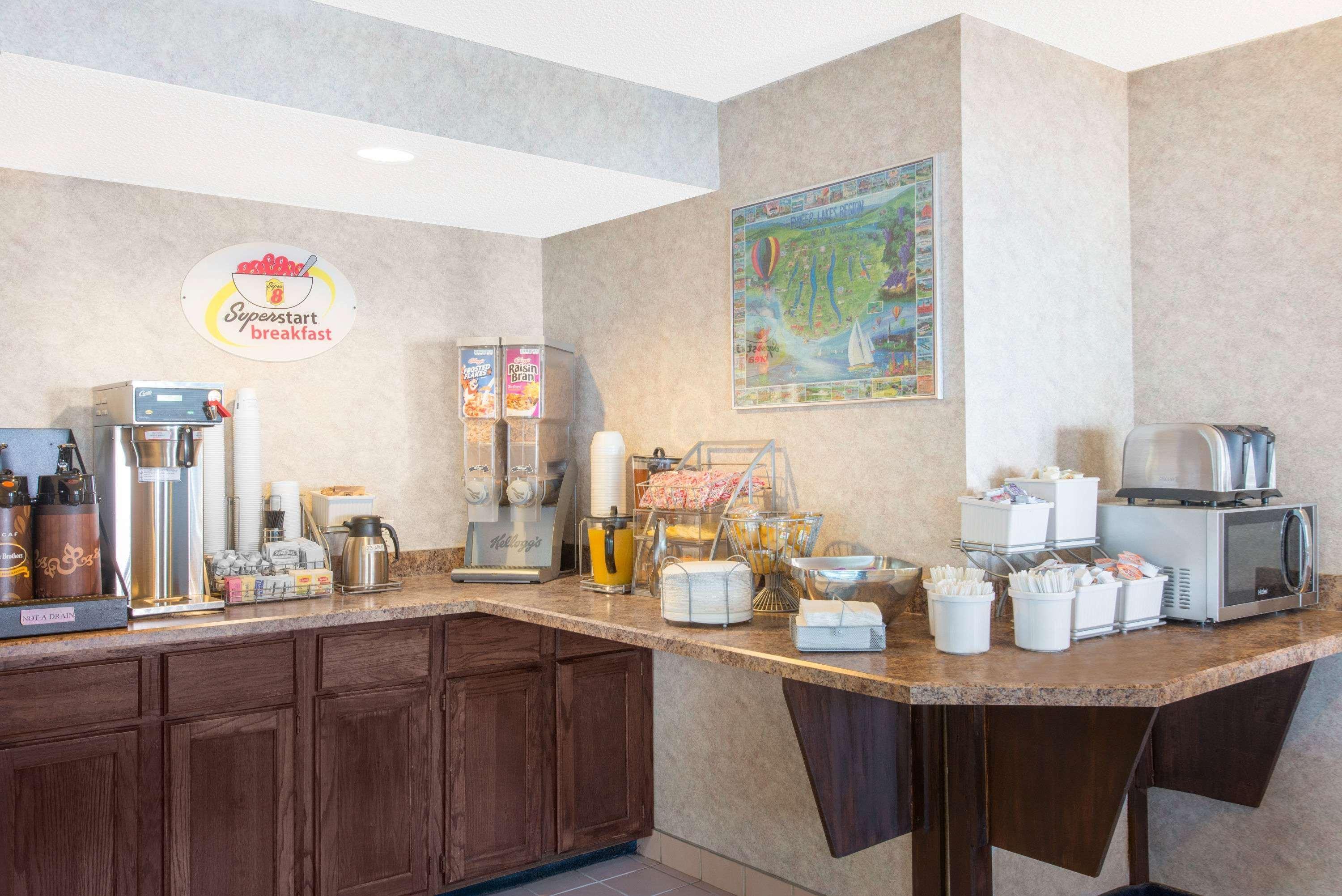 Super 8 By Wyndham Webster/Rochester Extérieur photo