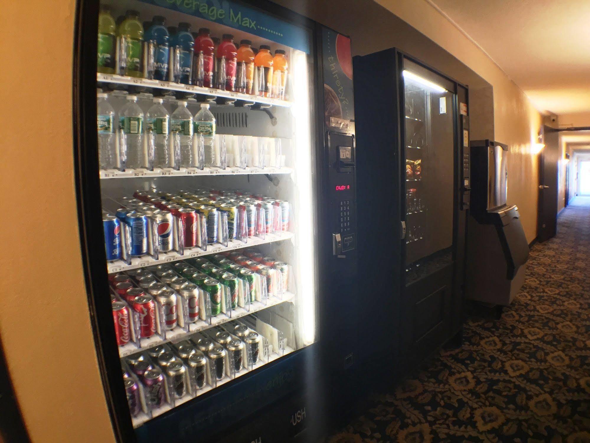 Super 8 By Wyndham Webster/Rochester Extérieur photo